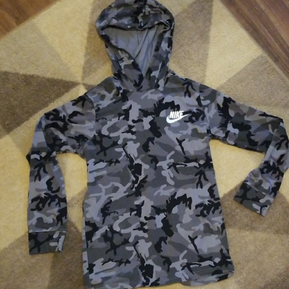 Boys Nike long sleeved cotton hooded shirt